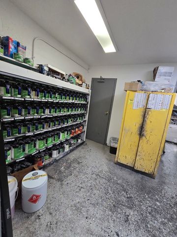 4943 W Fullerton Avenue, Chicago, IL 60639
