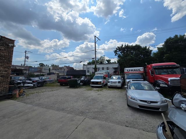 4943 W Fullerton Avenue, Chicago, IL 60639