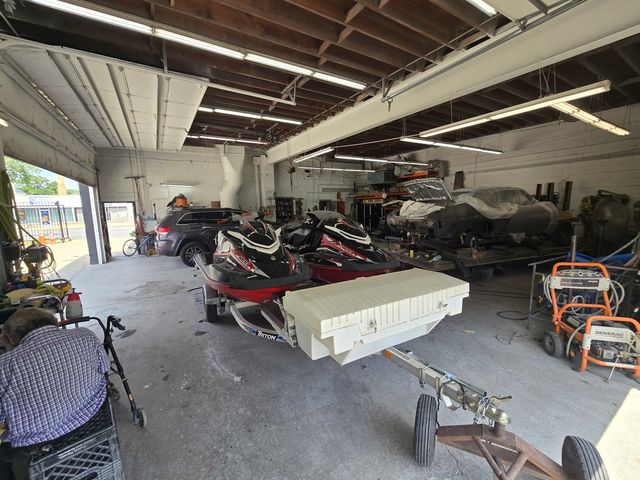 4943 W Fullerton Avenue, Chicago, IL 60639
