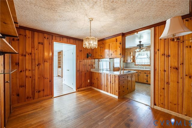708 James Ave, Colonial Heights, VA 23834