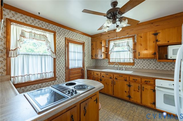 708 James Ave, Colonial Heights, VA 23834