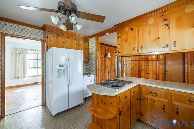 708 James Ave, Colonial Heights, VA 23834