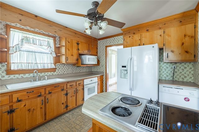 708 James Ave, Colonial Heights, VA 23834