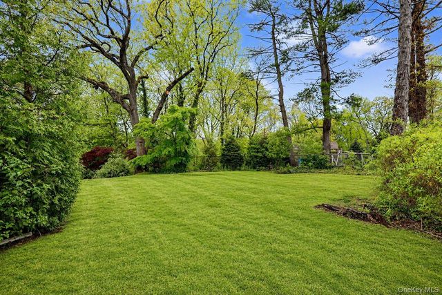 6 Hidden Green Lane, Larchmont, NY 10538