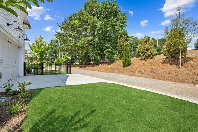 1057 Crossroads Trail, Milton, GA 30004