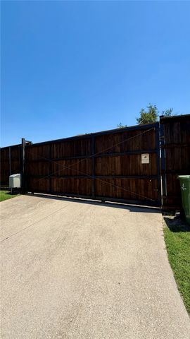 3955 Luke Lane, Carrollton, TX 75007