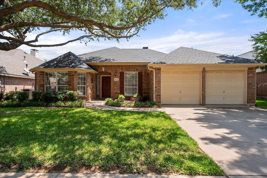 6339 Cobblestone Lane, Arlington, TX 76001