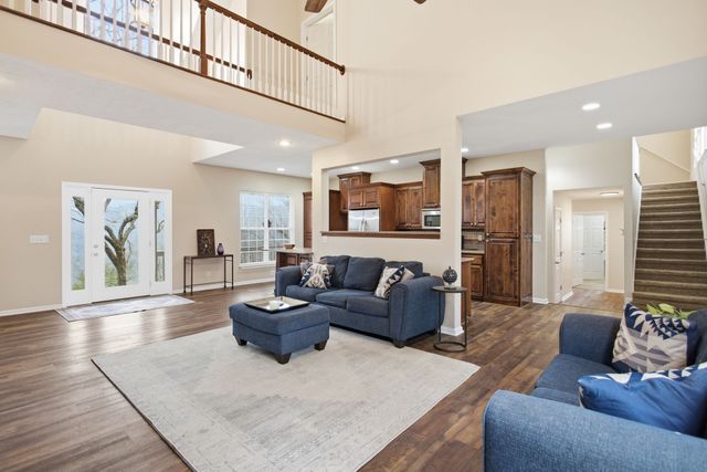 663 Cummings Ln, Cottontown, TN 37048