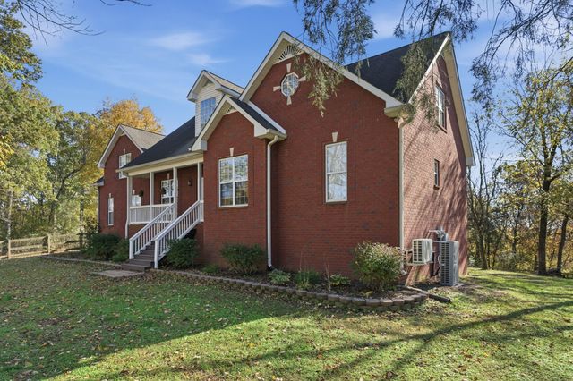 663 Cummings Ln, Cottontown, TN 37048