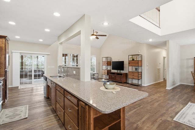 663 Cummings Ln, Cottontown, TN 37048