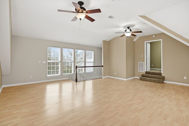 663 Cummings Ln, Cottontown, TN 37048