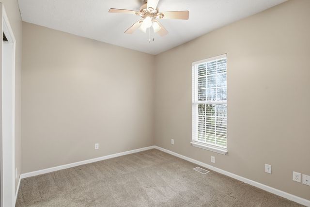 663 Cummings Ln, Cottontown, TN 37048