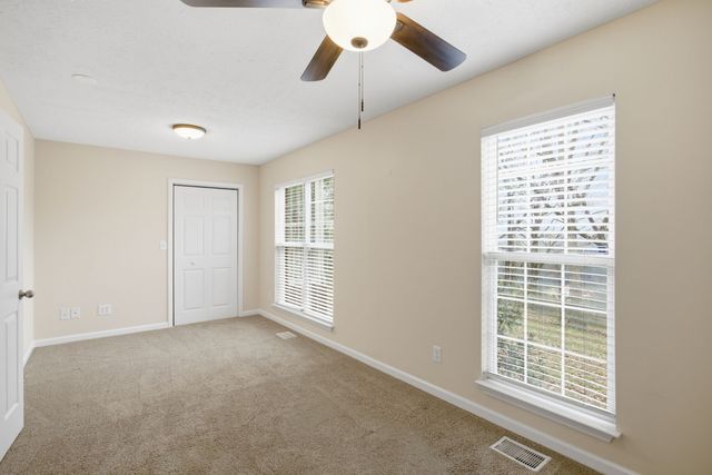 663 Cummings Ln, Cottontown, TN 37048