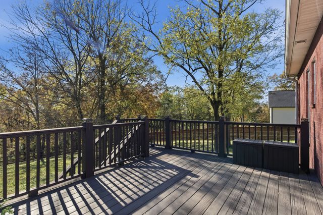 663 Cummings Ln, Cottontown, TN 37048