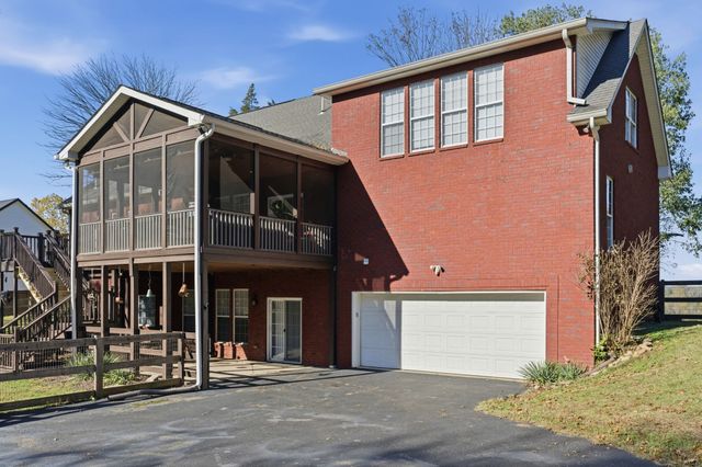 663 Cummings Ln, Cottontown, TN 37048