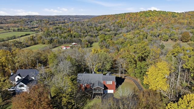 663 Cummings Ln, Cottontown, TN 37048