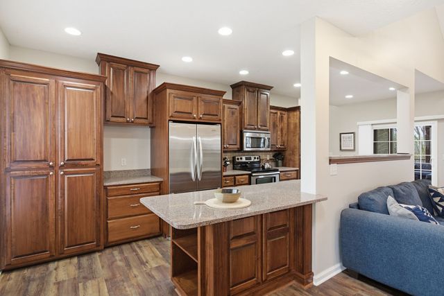 663 Cummings Ln, Cottontown, TN 37048