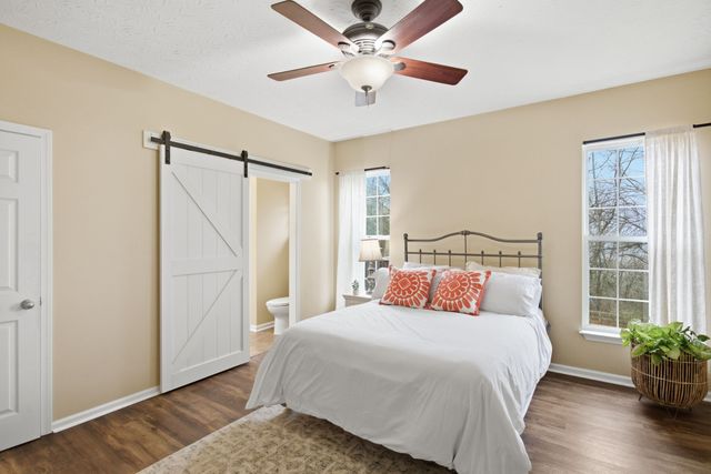 663 Cummings Ln, Cottontown, TN 37048