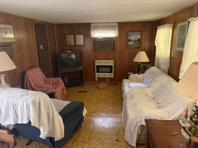 161 Howard, Hornbeck, LA 71439