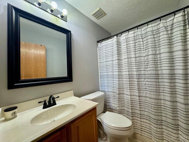 250 Hartford Court, Hamilton Twp, OH 45039