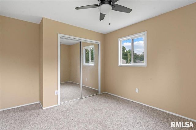 1600 E WALNUT Street, Chatham, IL 62629