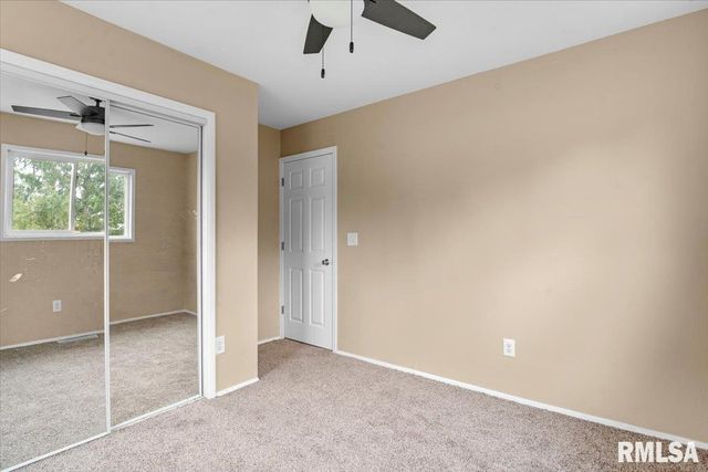 1600 E WALNUT Street, Chatham, IL 62629