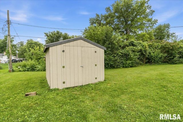 1600 E WALNUT Street, Chatham, IL 62629