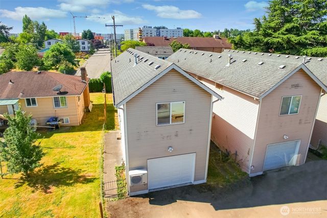 3910 S Holly Street, Seattle, WA 98118