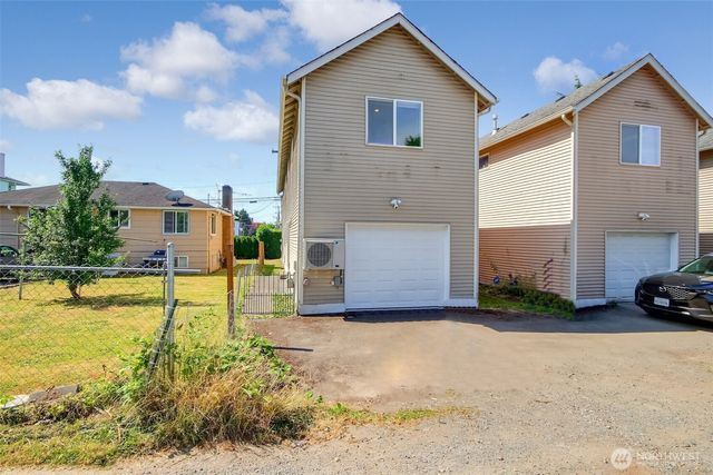 3910 S Holly Street, Seattle, WA 98118