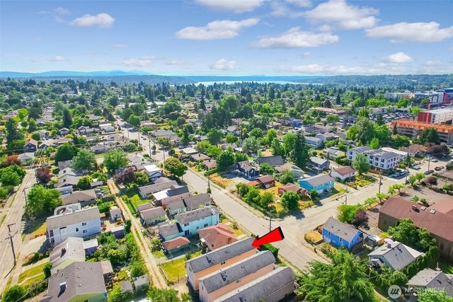 3910 S Holly Street, Seattle, WA 98118