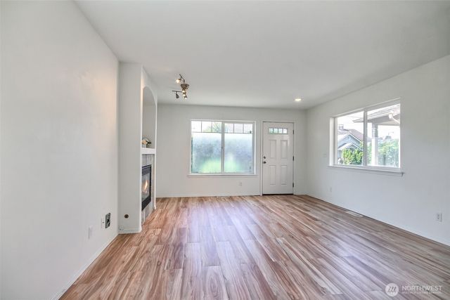 3910 S Holly Street, Seattle, WA 98118