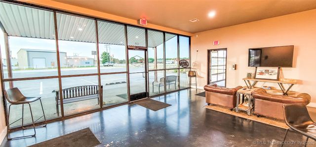 1228 W Gentry Avenue, Checotah, OK 74426