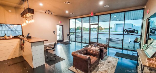 1228 W Gentry Avenue, Checotah, OK 74426