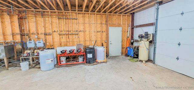 1228 W Gentry Avenue, Checotah, OK 74426