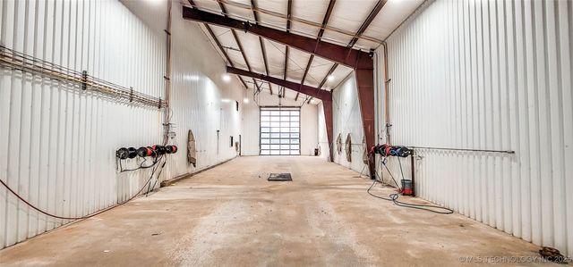 1228 W Gentry Avenue, Checotah, OK 74426