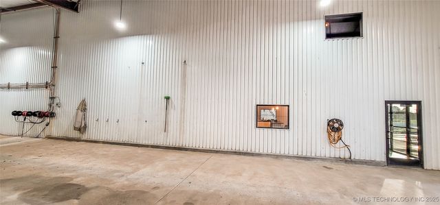 1228 W Gentry Avenue, Checotah, OK 74426