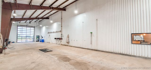 1228 W Gentry Avenue, Checotah, OK 74426