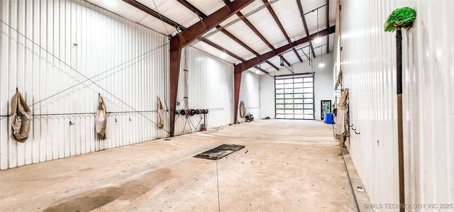 1228 W Gentry Avenue, Checotah, OK 74426