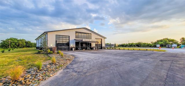 1228 W Gentry Avenue, Checotah, OK 74426