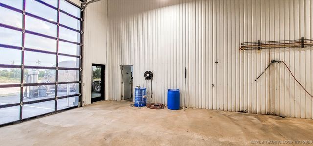 1228 W Gentry Avenue, Checotah, OK 74426