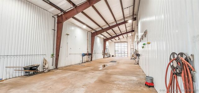 1228 W Gentry Avenue, Checotah, OK 74426