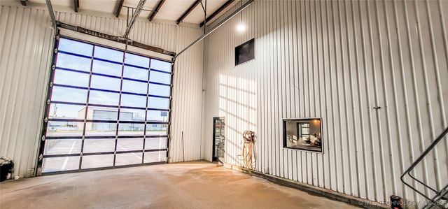 1228 W Gentry Avenue, Checotah, OK 74426