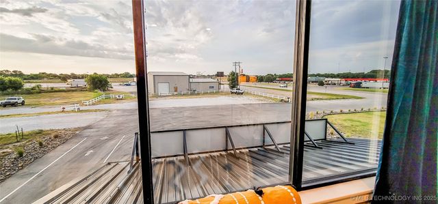 1228 W Gentry Avenue, Checotah, OK 74426