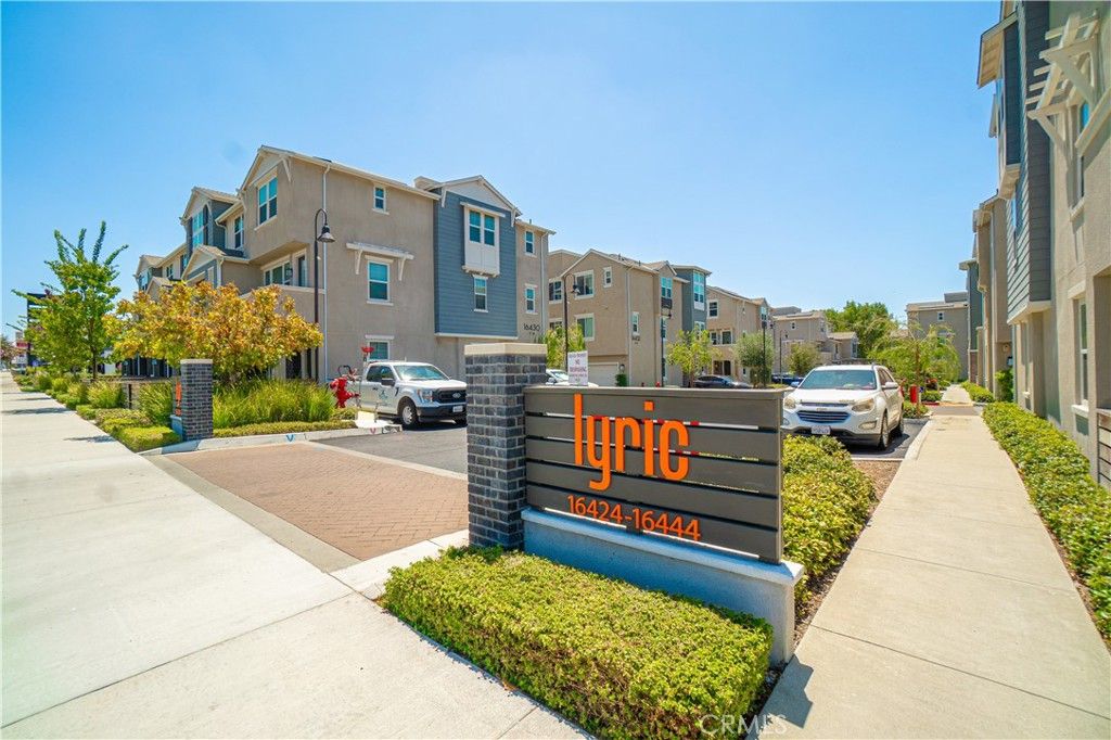 Image 1 of property listing at 16434 Whittier #6 Boulevard, Whittier, CA 90603