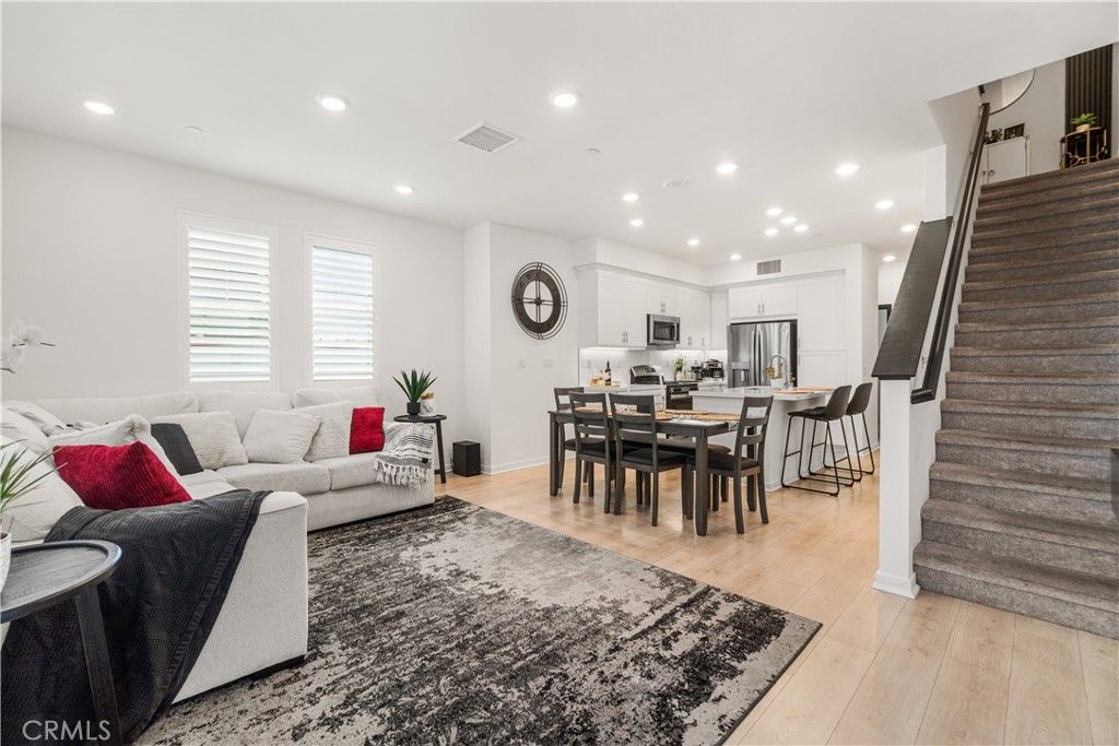Image 15 of property listing at 16434 Whittier #6 Boulevard, Whittier, CA 90603
