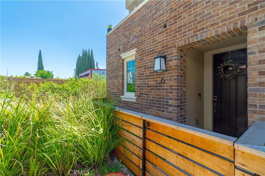 Image 4 of property listing at 16434 Whittier #6 Boulevard, Whittier, CA 90603