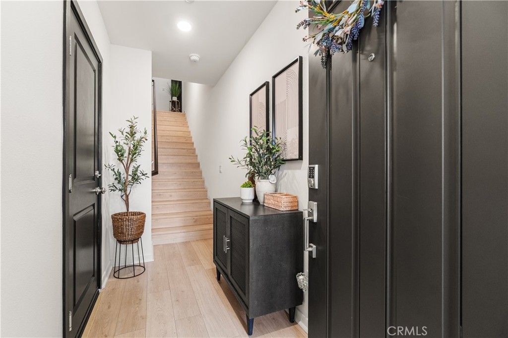 Image 5 of property listing at 16434 Whittier #6 Boulevard, Whittier, CA 90603