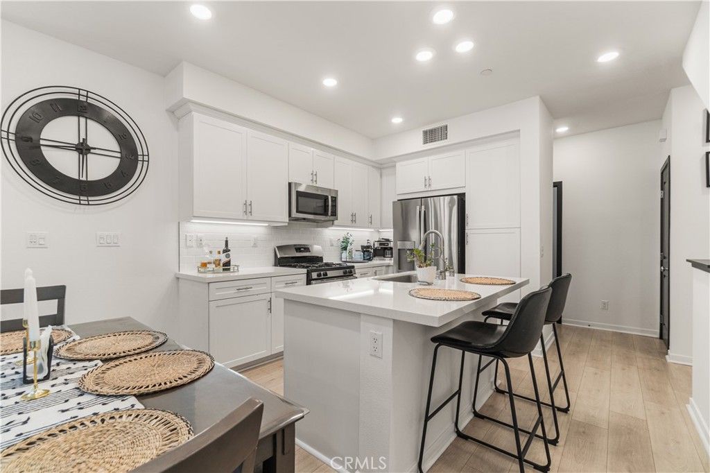 Image 7 of property listing at 16434 Whittier #6 Boulevard, Whittier, CA 90603
