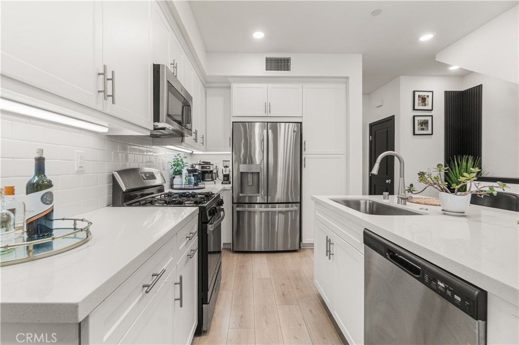 Image 9 of property listing at 16434 Whittier #6 Boulevard, Whittier, CA 90603