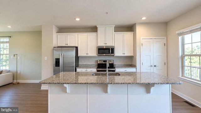 9747 TALL OAKS RD, Montgomery Village, MD 20886